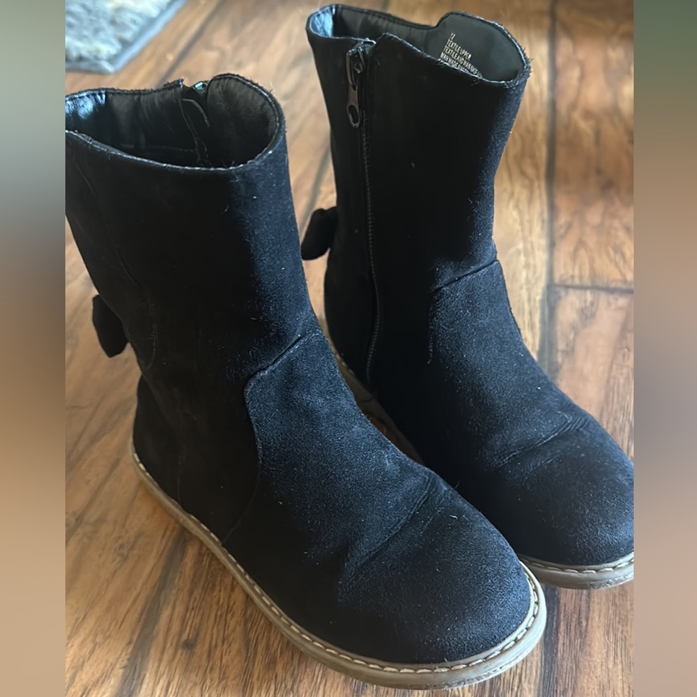 Kids boots size 12